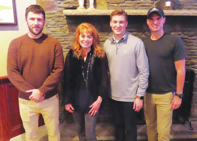 Ryncavage hosts petition signing event - Mountain Peaks