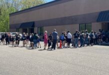 							                                Families line up outside of Tracey’s Academy of Dance just before 1p.m. Saturday as they await the opportunity to meet reality TV star and dance instructor, Abby Lee Miller. Roughly 110 students and 60 observers participated in the event, which was spread out between two age groups.                                 Marcella Kester | For Mountain Peaks					